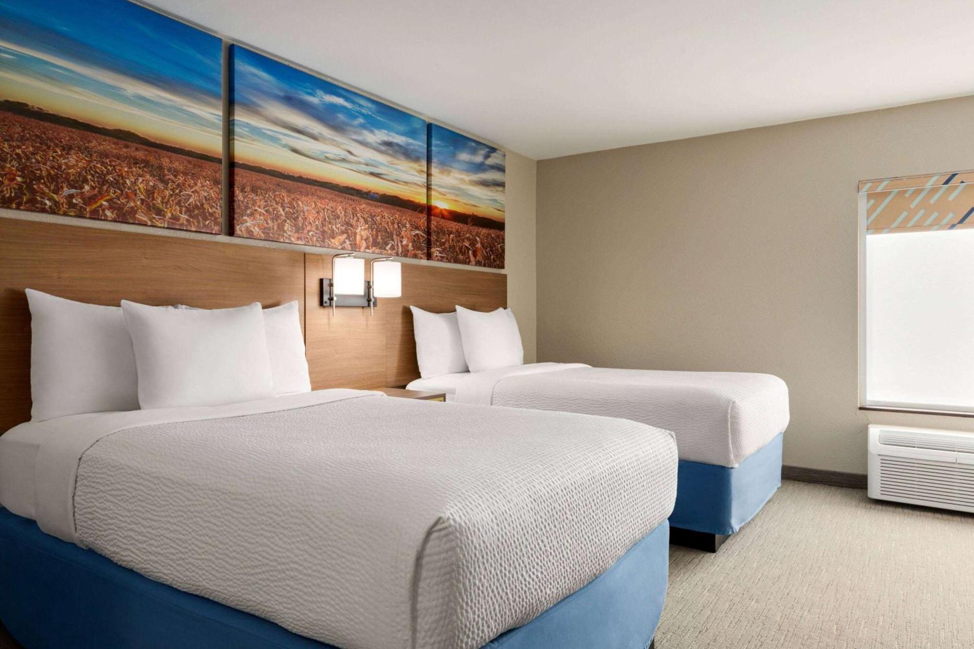Days Inn By Wyndham Hillsboro Buitenkant foto
