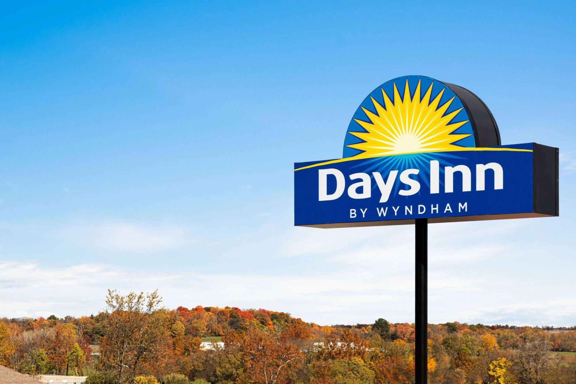 Days Inn By Wyndham Hillsboro Buitenkant foto